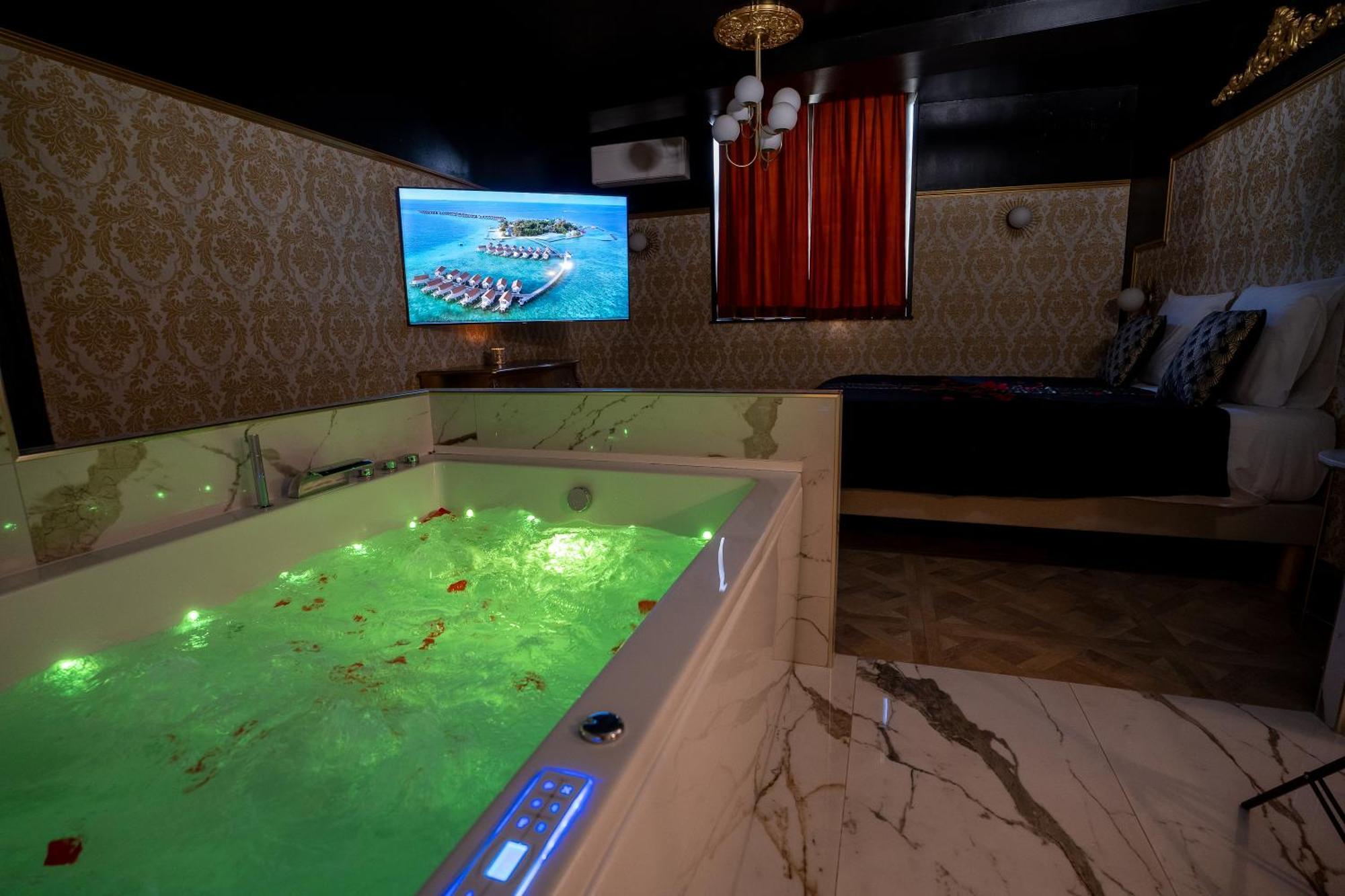 Appartement D'Exception Avec Jacuzzi Villefranche-sur-Saone Luaran gambar